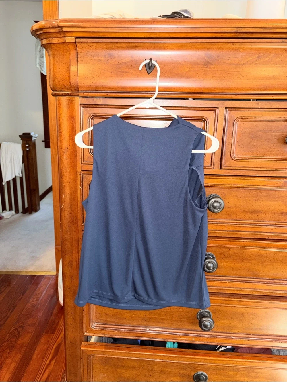 NWT Club Monaco Navy Blue Drape Neck Sleeveless Blouse Tank Top Medium - Picture 2 of 6